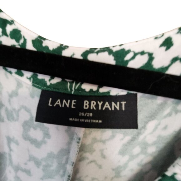 Lane Bryant 26/28 Green & White Floral Midi Dress Short Sleeve V-Neck Plus Size - Picture 3 of 3